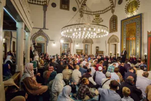 Foto: Tradicionalni mevlud u Carevoj džamiji: Dostojanstvo i snaga su u nama samima / www.medzlis-sarajevo.ba